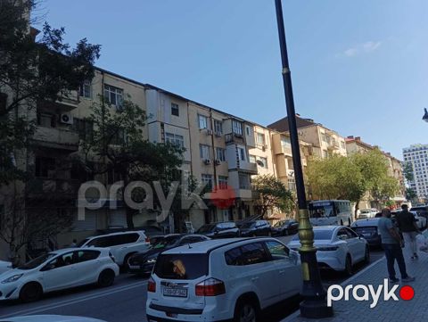 Satılır 2 otaqlı köhnə tikili 60 m² — Bakı