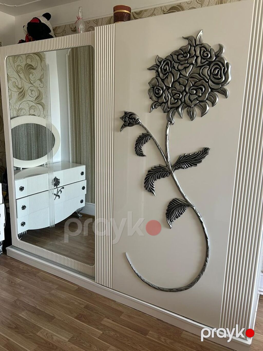 Güzgülü sürgülü qapılı paltar dolabı - Rəng: krem-ağ tonlarda — Şkaflar, Digah (4)