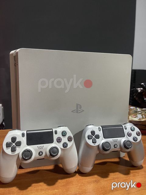Ps 4 Slim Model Blomu yerinde Limited Edition Yaddas 1 TB sistem 13.52 — Xırdalan