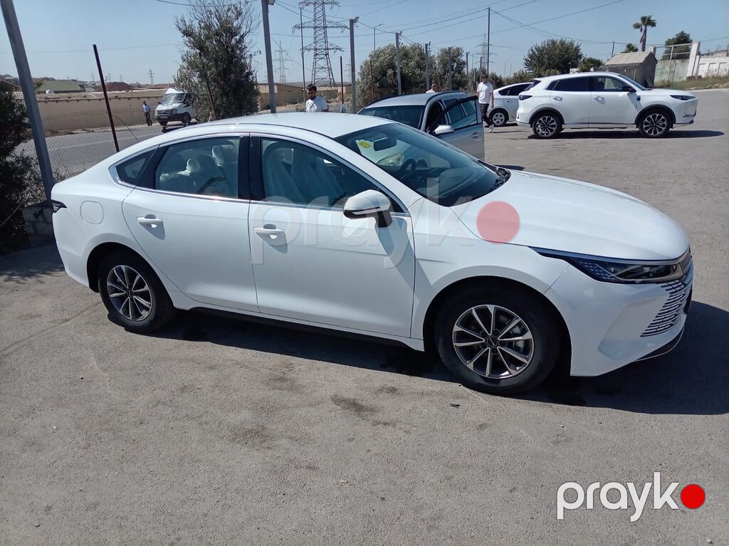 BYD Qin Plus DM-i sedan - Kuzov: 4 qapılı sedan, ağ rəng - Güc — Avtomobillər, Mehdiabad (5)