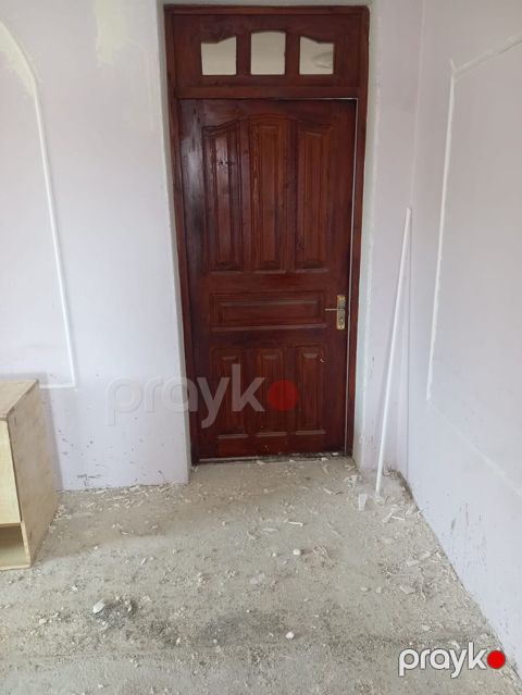 Endirim olundu 2 ədəd taxta qapı Ölçü: 90×135 sm Qiymət: 1ədədi 40 — Digah