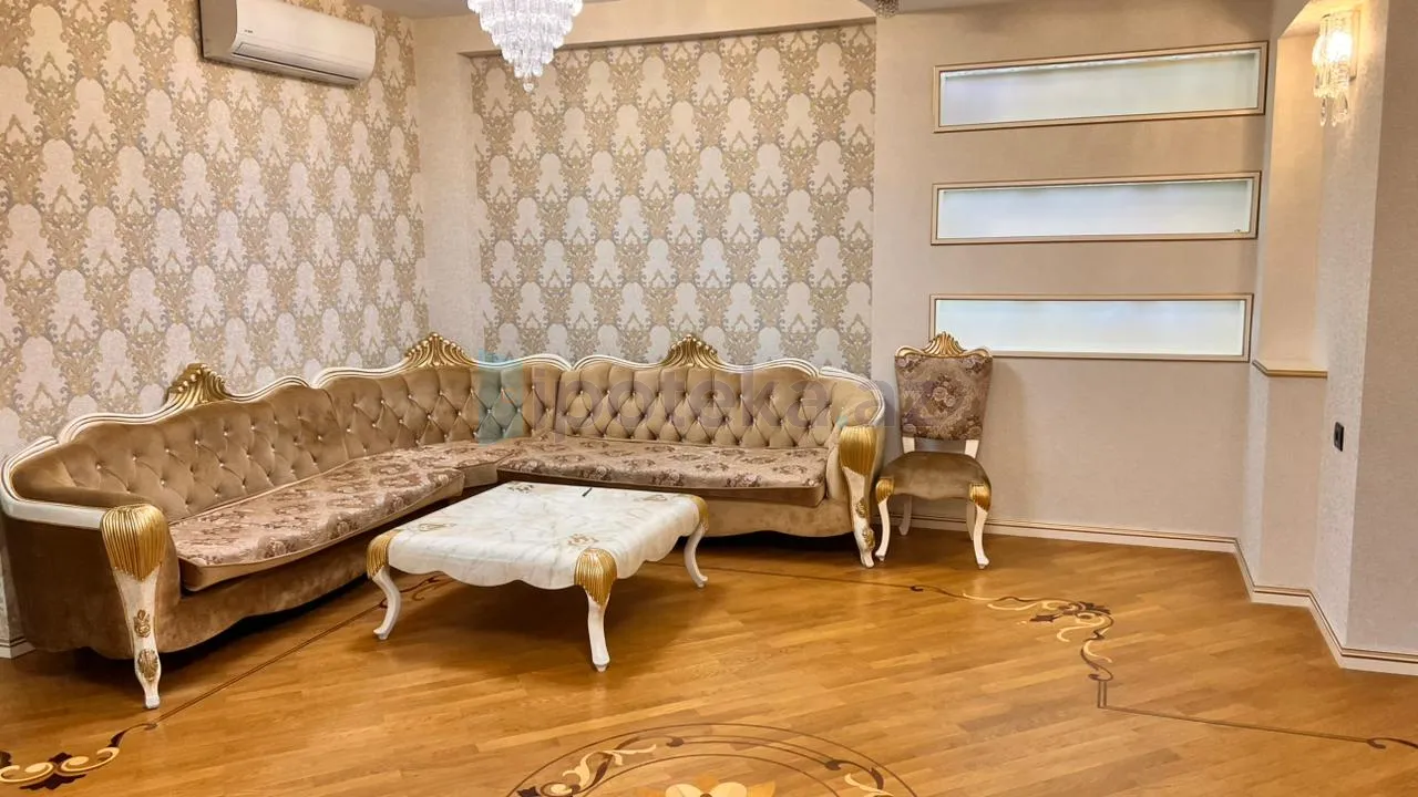 Satılır: 4 Otaq, Yeni tikili, Nəsimi r., 176.00 m² — Bakı