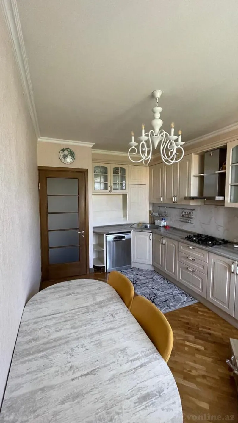 Kirayə verilir 3 otaqlı Mənzil Köhnə tikili 100 m² Bakı, Səbail r — Mənzil, Bakı (5)