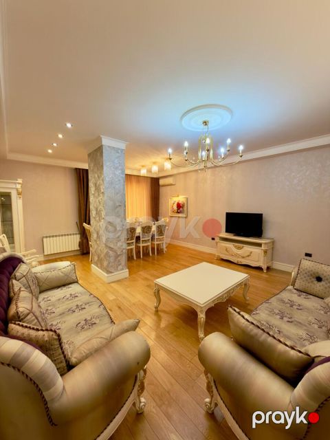 Satılır 4 otaqlı yeni tikili 175 m²