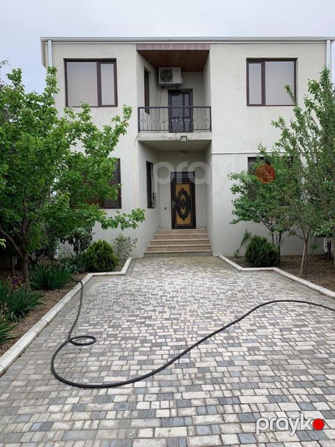 Satılır 4 otaqlı həyət evi/bağ evi 220 m² — Bakı