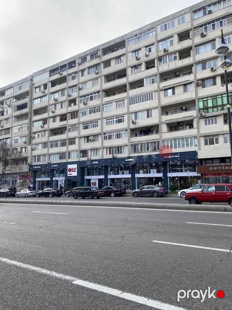 Satılır 3 otaqlı köhnə tikili 82 m² — Bakı