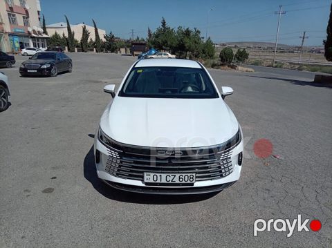 BYD Qin Plus DM-i sedan - Kuzov: 4 qapılı sedan, ağ rəng - Güc — Mehdiabad