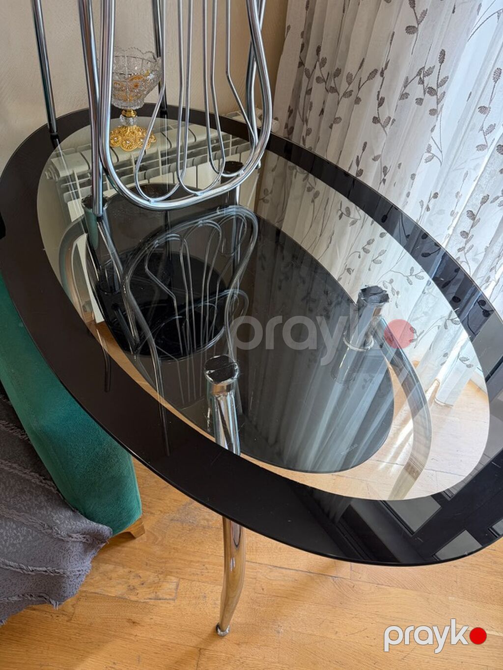 Divan ve Oval formalı şüşə yemək/çay masası və 2 ədəd metal stul dəsti — Masalar və stullar, Bakı (4)