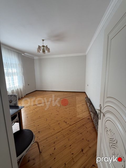 Satılır 4 otaqlı həyət evi/bağ evi 250 m² — Bakı