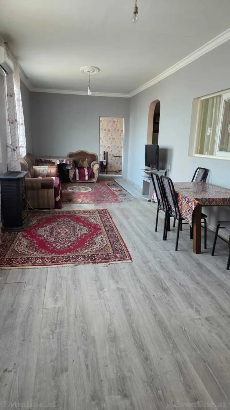 Kirayə verilir 3 otaqlı Mənzil Köhnə tikili 70 m² Bakı, Səbail r., Sahil m — Bakı