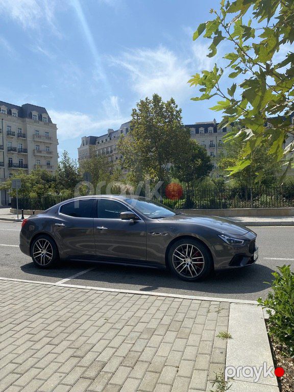 Maserati Ghibli, 3.0 L, 2017 il, 88 000 km — Avtomobillər, Bakı (6)