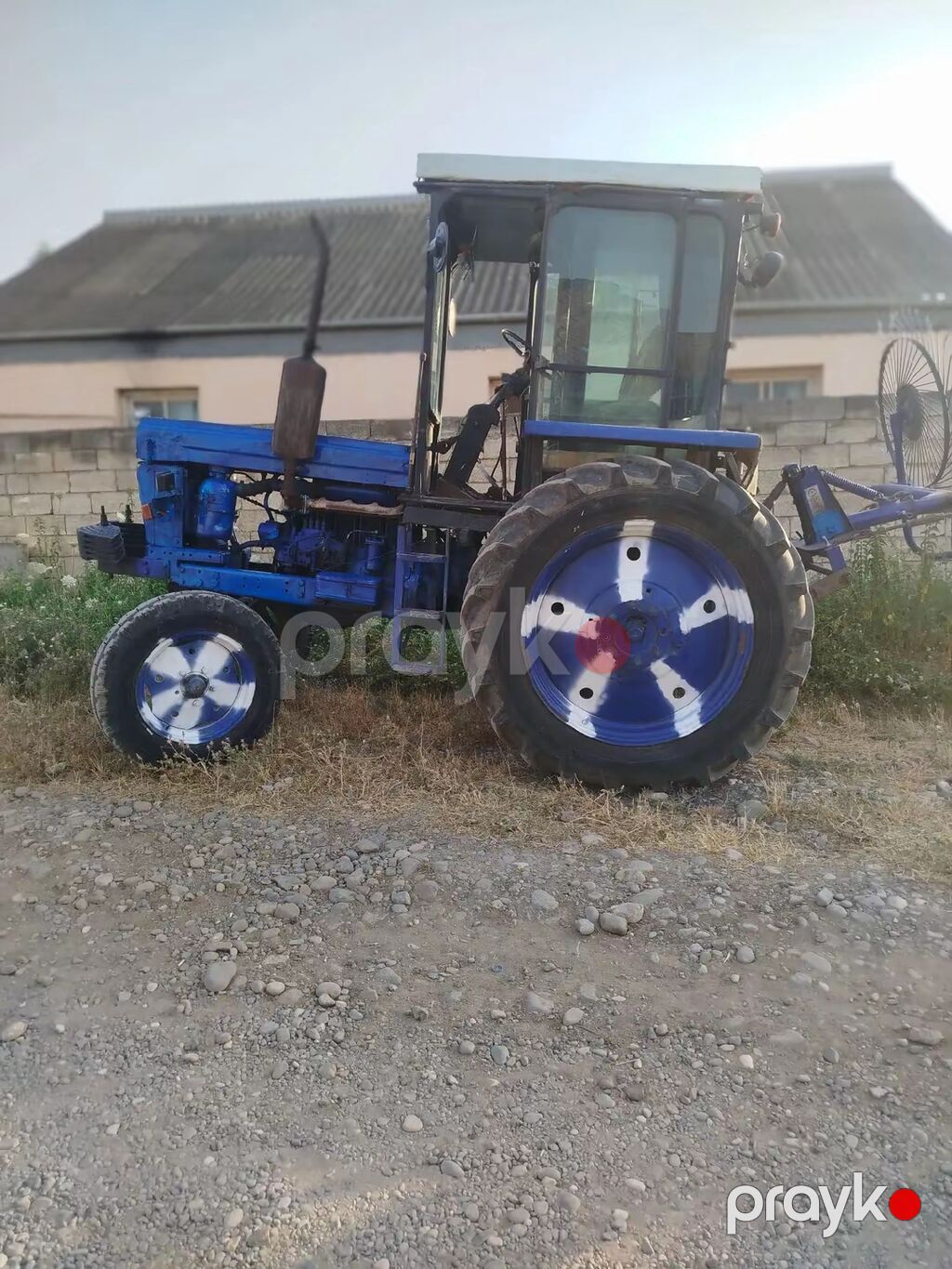 Mavi rəngli təkərli traktor - Kabinli, geniş görünüşlü sürücü bölməsi — Traktorlar, Goranboy (2)