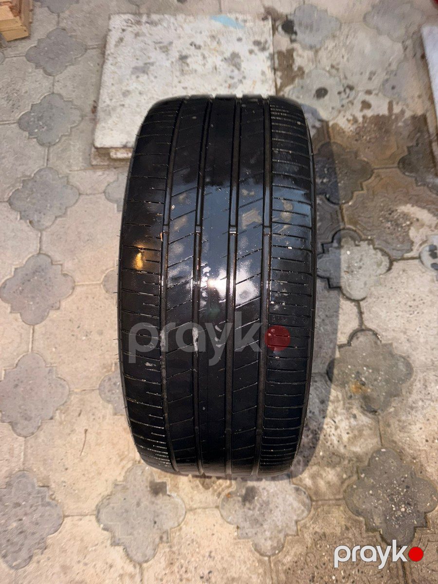 Toyota Camry şinləri 235 40 R19 — Ehtiyat hissələri və aksesuarlar, Bakı (4)