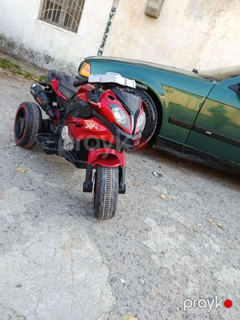 Uşaq üçün elektrikli üçtəkərli motosiklet - Rəng: qırmızı-qara — Bakı