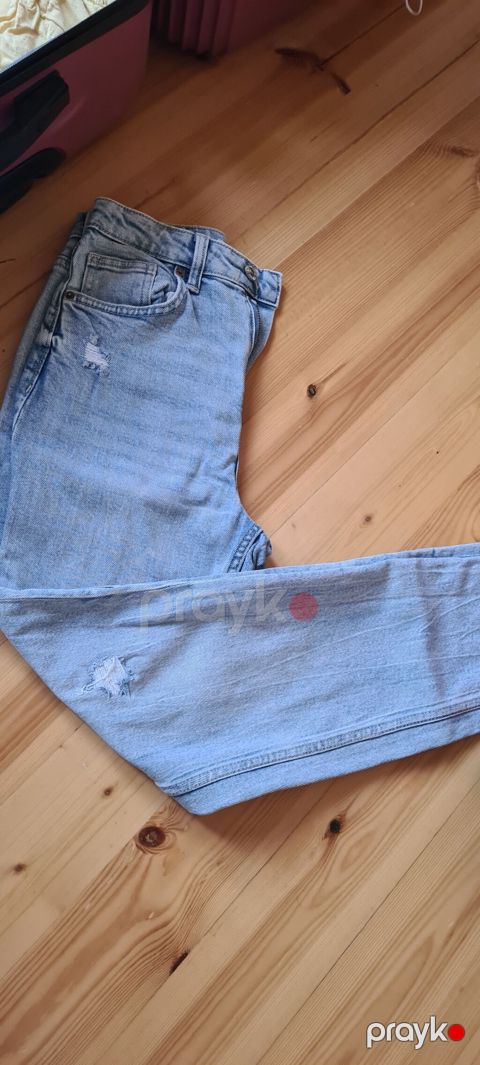 Bershka “Mom Slim” cins şalvar - Rəng: açıq mavi (light wash) denim — Bakı