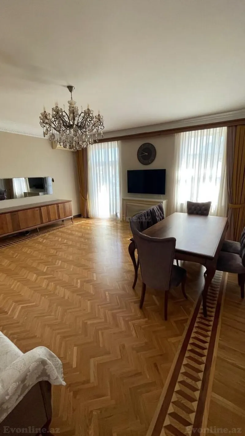 Kirayə verilir 3 otaqlı Mənzil Köhnə tikili 100 m² Bakı, Səbail r — Mənzil, Bakı (2)