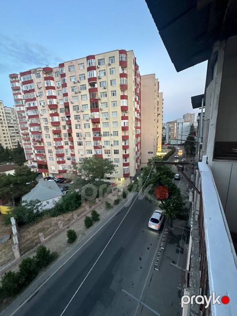 Satılır 1 otaqlı köhnə tikili 43 m² — Bakı