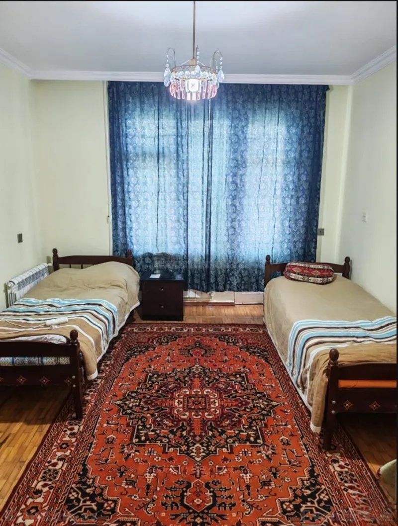 Satılır 3 otaqlı Mənzil Köhnə tikili 80 m² Bakı, Nizami r., Xalqlar Dostluğu m — Bakı