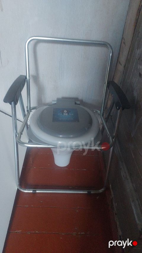 Portativ komod stul - Metal karkaslı, dayanıqlı konstruksiya — Digah