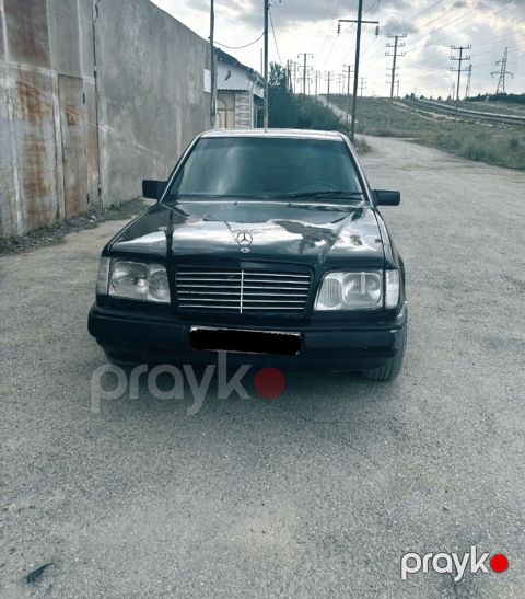 Mercedes-Benz E-Class: 2 l 1991 il Sedan