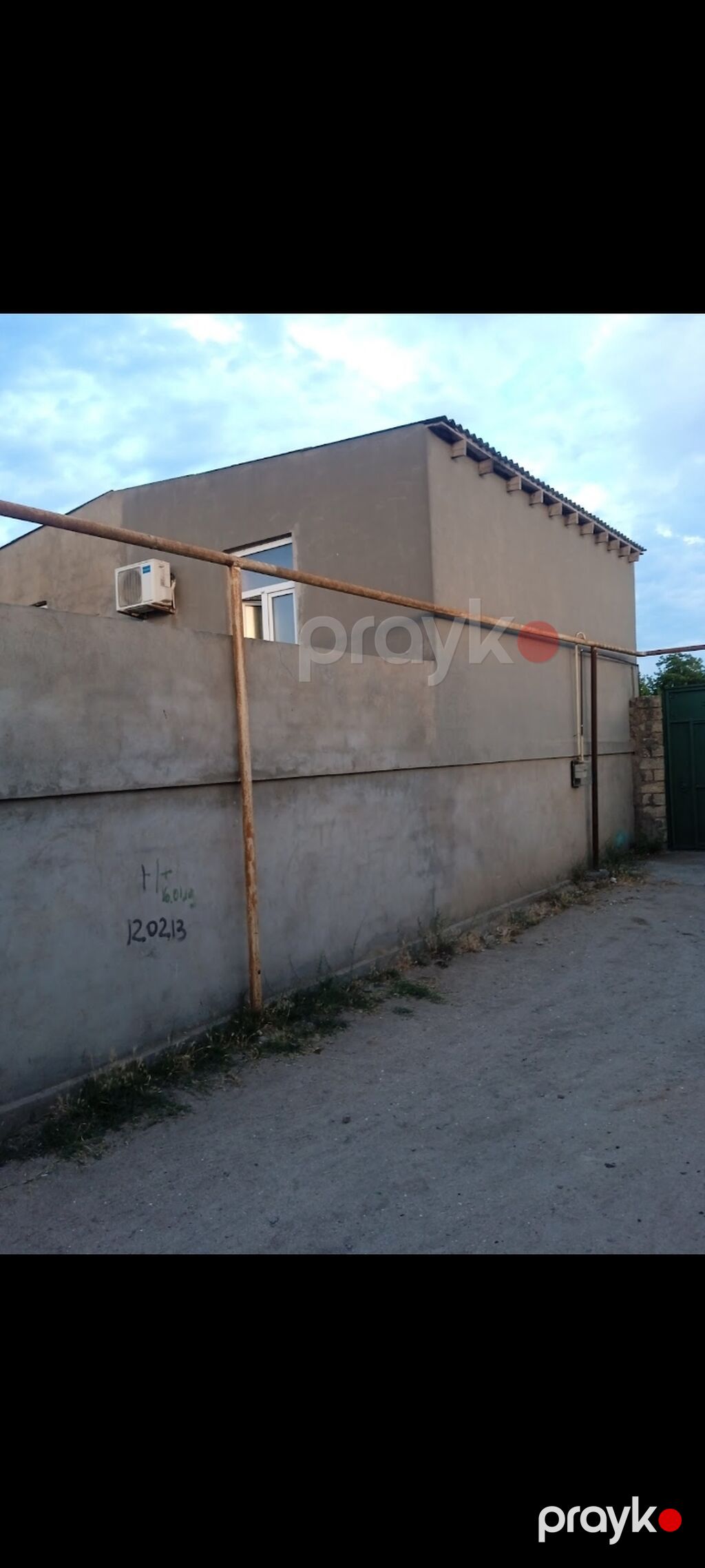 2 mərtəbəli həyət evi - Ümumi plan: daş hasarla əhatəli həyət, geniş — Ev, villa, Digah (3)