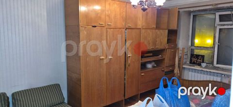 İşlənmiş, 3 qapılı, Siyirməli, Qəhvəyi, Taxta, Açılan, Düz dolab — Bakı