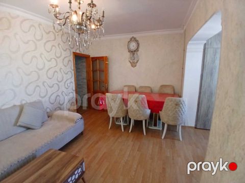 Satılır 2 otaqlı köhnə tikili 65 m² — Bakı