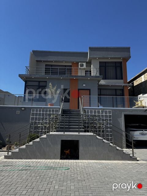 Satılır 5 otaqlı həyət evi/bağ evi 250 m² — Bakı