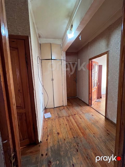 Satılır 3 otaqlı köhnə tikili 85 m² — Bakı