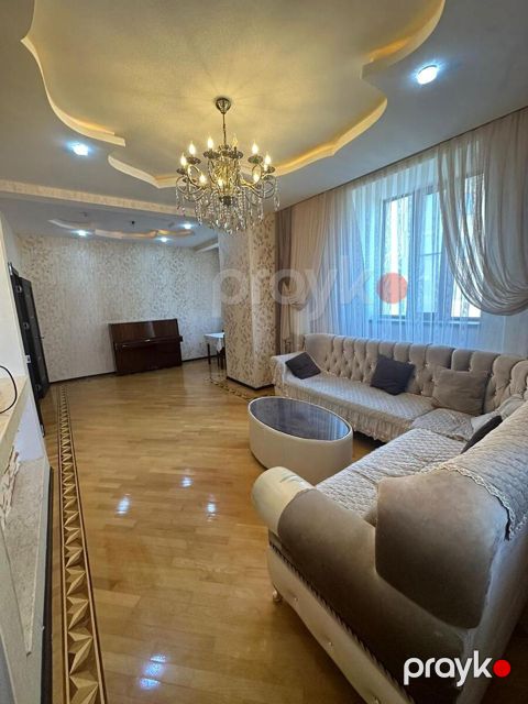 Satılır 4 otaqlı yeni tikili 140 m² — Bakı