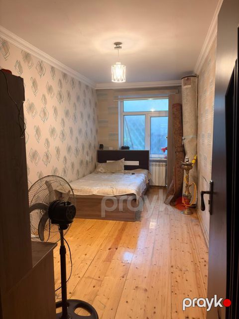 Satılır 3 otaqlı köhnə tikili 103 m² — Bakı