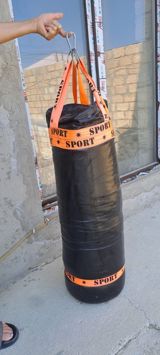 Boks üçün asqılı zərbə kisəsi - Material: möhkəm, suya davamlı — Adil
