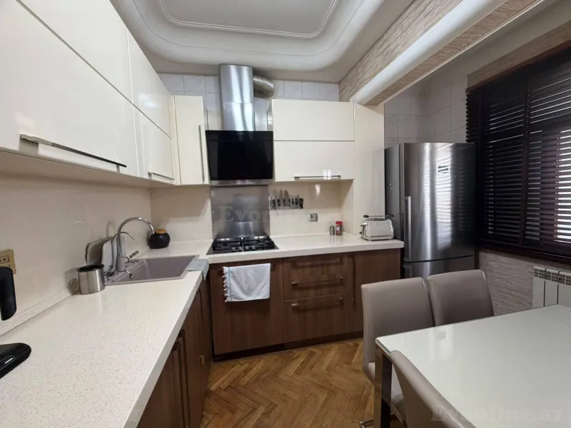 Satılır 3 otaqlı Mənzil Köhnə tikili 90 m² Bakı, Sabunçu r., Bakıxanov — Mənzil, Bakı (6)