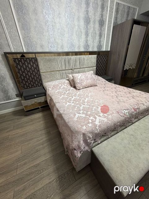 Yataq otağı mebel dəsti Tərkibi: - Çarpayı: yumşaq, parça başlıqla — Bakı