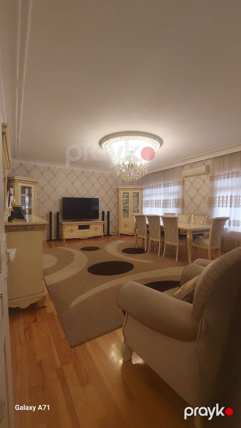Satılır 5 otaqlı köhnə tikili 125 m² — Bakı