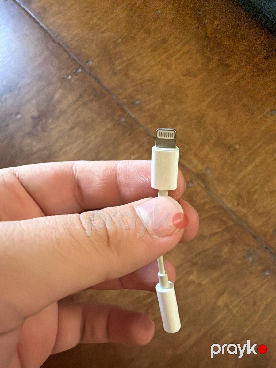 Aux to Lightning çevirici — Səs texnikası, Bakı (3)