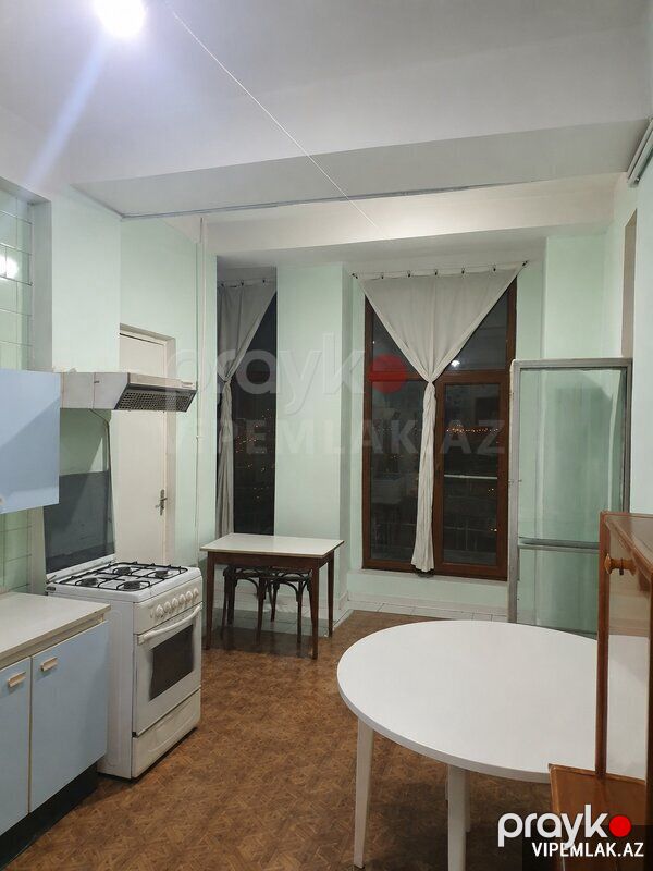 Səbail rayonunda 4 otaqlı Köhnə tikili Satılır, 200 m² — Mənzil, Bakı (9)