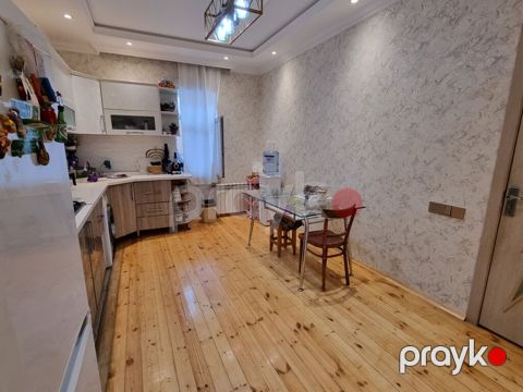 Bakı, 5 otaqlı, Köhnə tikili, 220 kv. m — Bakı