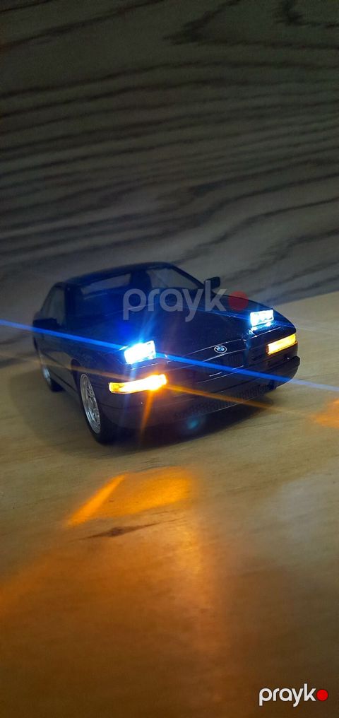 BMW 850 CSi 1/24 miqyaslı model avtomobil - Korpus: qara rəngli kupe — Bakı