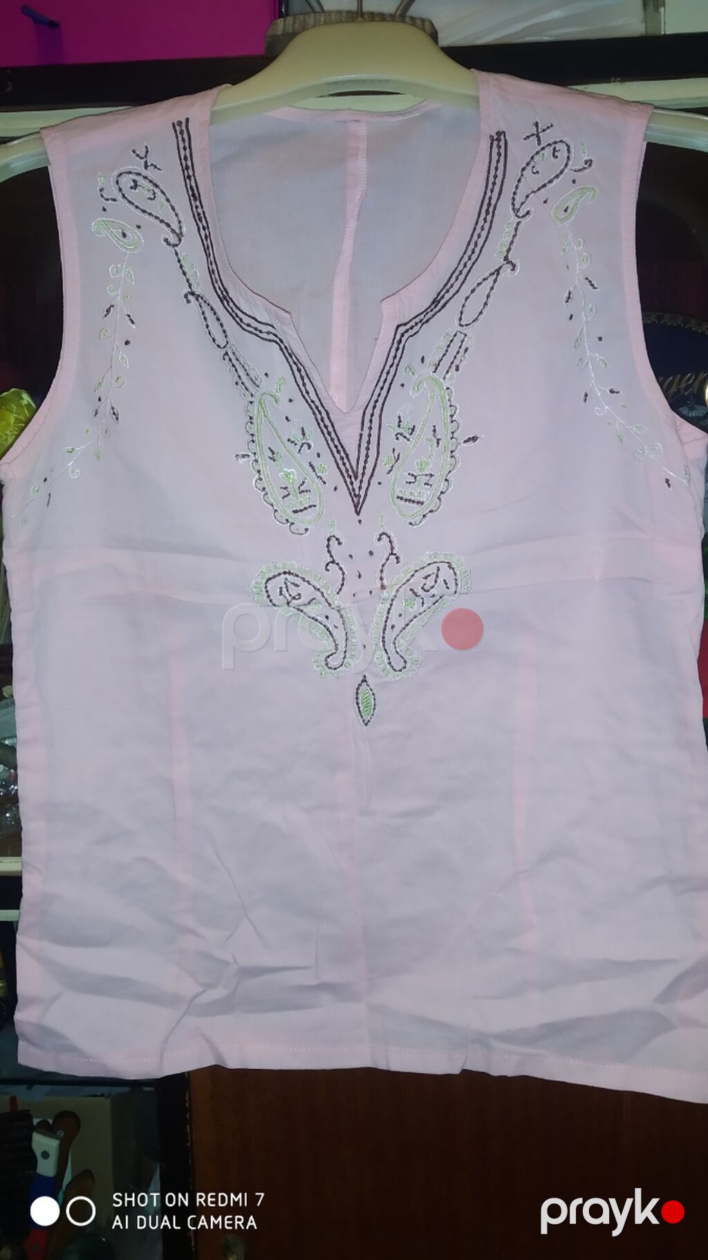 Qadın üst geyimləri dəsti Məhsul təsviri: - Ağ qısaqollu T‑shirt: Ön — Kostyum, Bakı (2)