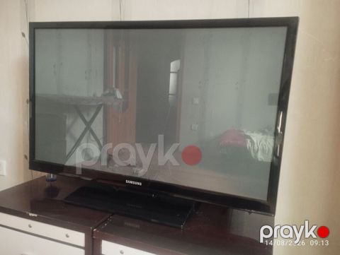 Samsung LCD televizor (ekran qirigi ilə) 107 ekran şəkildə göründüyü — Bakı