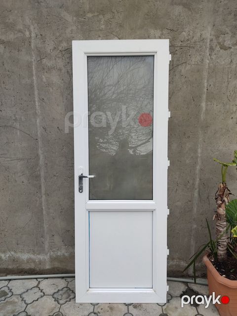 Plastik şüşəli qapı — Bakı