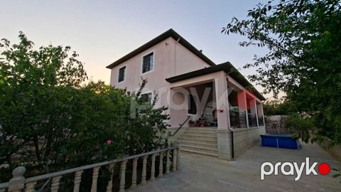 Satılır 7 otaqlı həyət evi/bağ evi 250 m² — Bakı