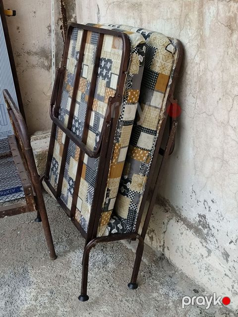 Raskaduşka, qatlana bilən tək nəfərlik çarpayı, danışıb endirim sala — Bakı
