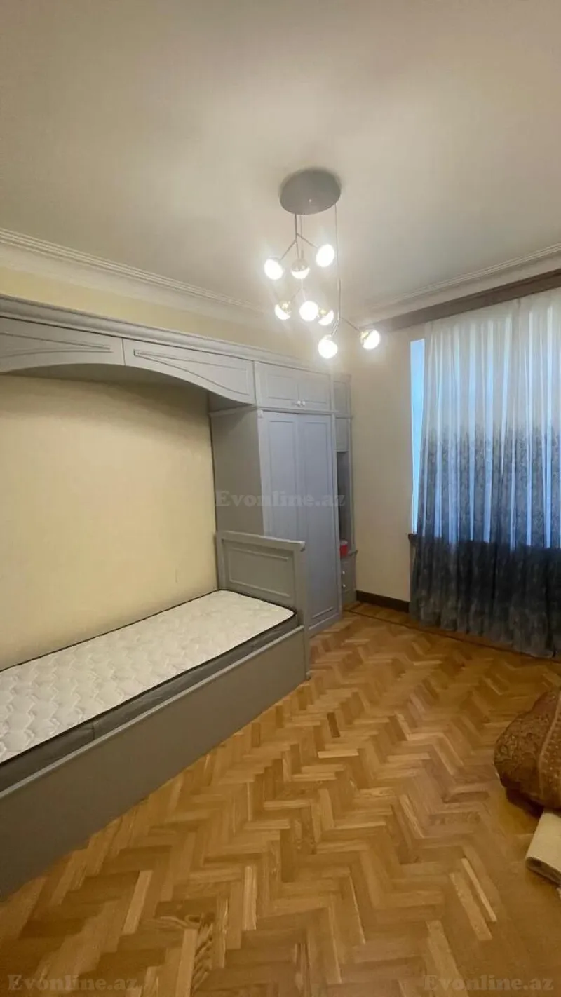 Kirayə verilir 3 otaqlı Mənzil Köhnə tikili 100 m² Bakı, Səbail r — Mənzil, Bakı (7)
