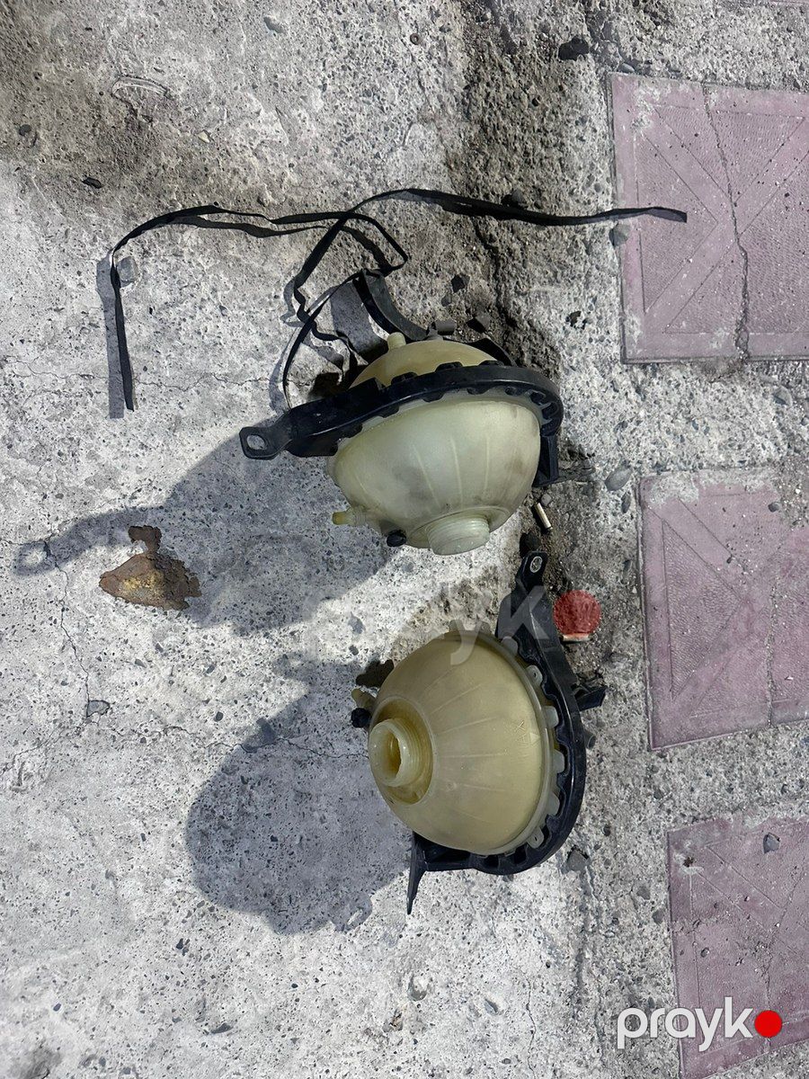 BMW F10 antifriz çəni — Ehtiyat hissələri və aksesuarlar, Bakı (2)