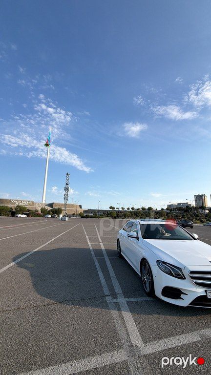 Mercedes E 300, 2.0 L, 2018 il, 153 000 km — Avtomobillər, Bakı (3)