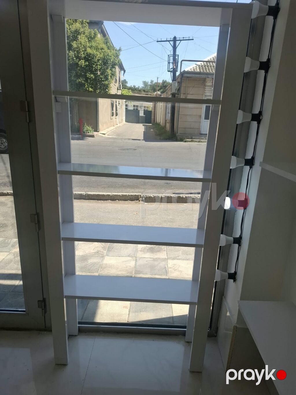 Mağaza üçün vitrin və mebel dəsti Üstü şüşəli dolab. 2 əd. Hün — Vitrini, Xırdalan (6)