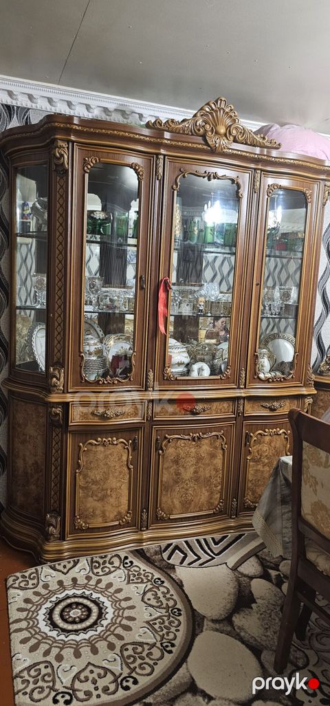 Klassik üslubda iri ölçülü qonaq otağı mebel dəsti Tərkibi: - 4 — Digah