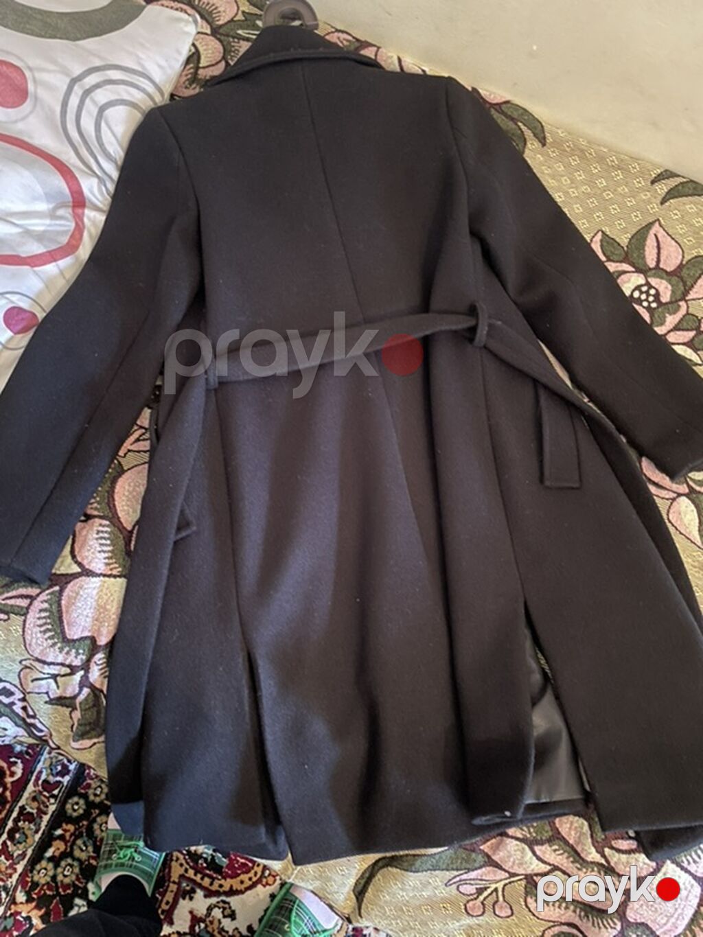 Qara rəngli qadın palto 36 razmerdir mənə dar olur biraz ona görə — Palto, Bakı (4)